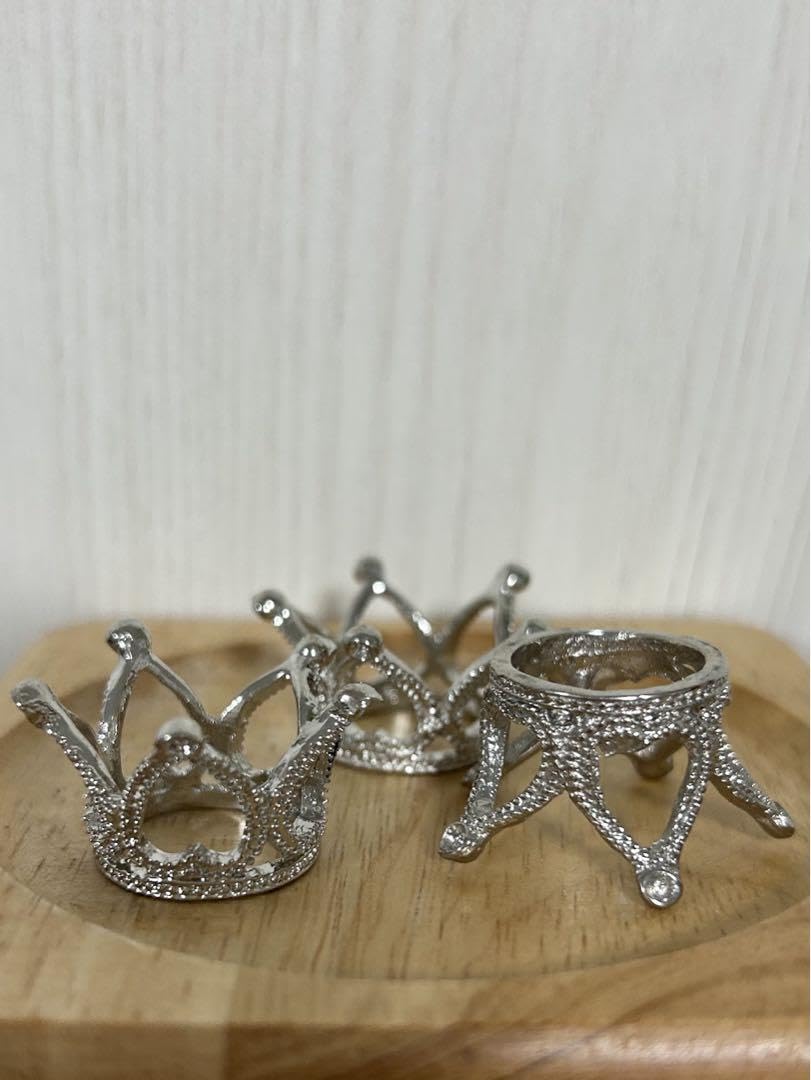 Amazon.co.jp: シルバーカラー クラウン 王冠 Crown 台座 スタンド